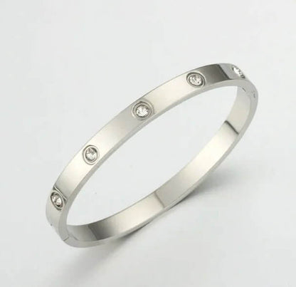 Pulsera minimalista con diamantes a juego