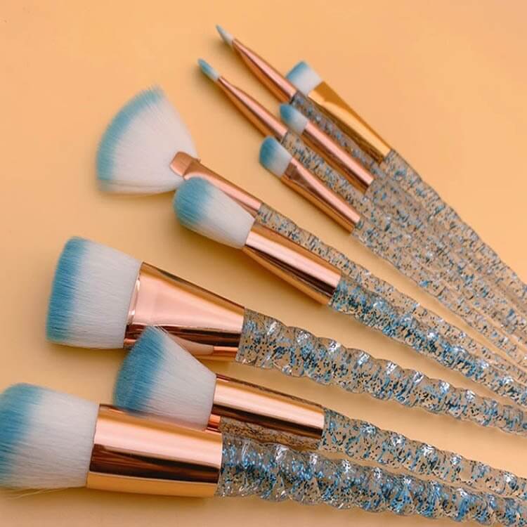 The 8-Piece Makeup Brush Set is a must-have for flawless makeup application. This versatile set includes all the essentials, from foundation and blush brushes to precision tools for eyeshadow and eyeliner. Crafted with soft, high-quality bristles, these brushes are gentle on the skin and provide smooth, even application. The lightweight, ergonomic handles offer easy control, making them perfect for both beginners and professionals. 