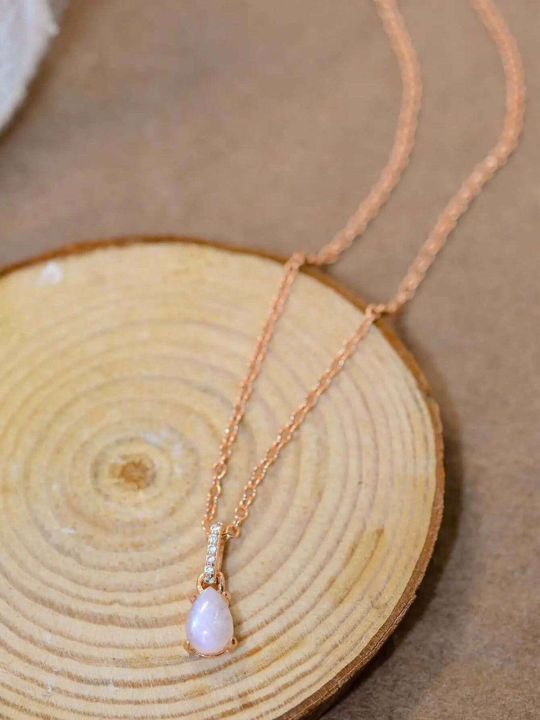 Moonstone Teardrop Pendant Necklace - 11 Étoiles